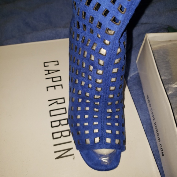 Beautiful blue never worn ankle booties - Picture 2 of 4